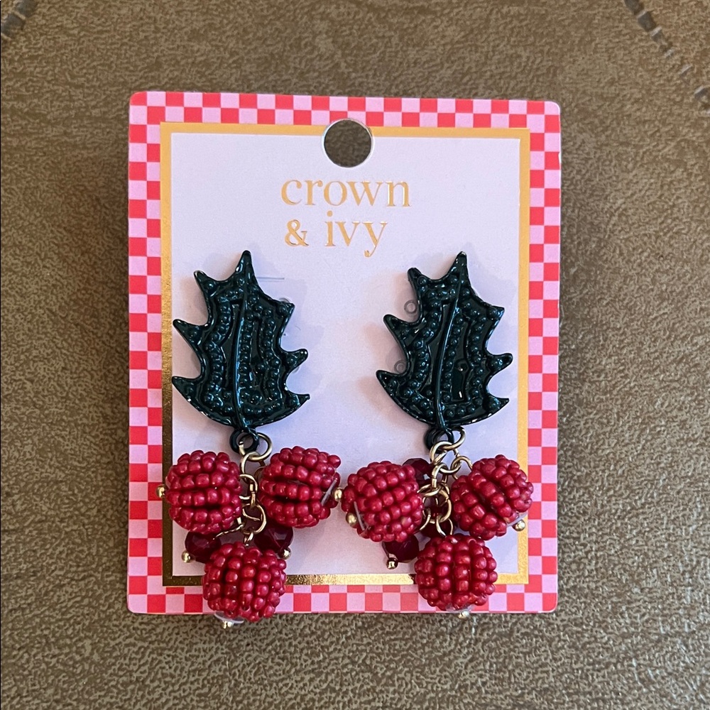 🎄Crown & Ivy Holly Berry earrings